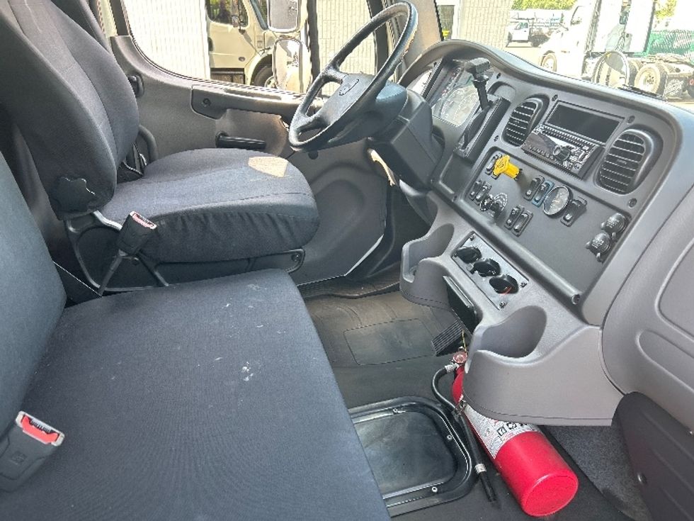 Medium Duty Box Truck-Light and Medium Duty Trucks-Freightliner-2020-M2-Clackamas-OR-54,763\n\t\tmiles-$ 59,250 - Image 22