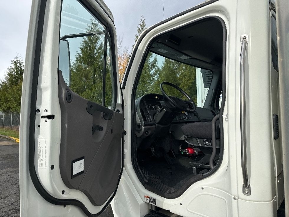 Medium Duty Box Truck-Light and Medium Duty Trucks-Freightliner-2020-M2-Clackamas-OR-73,926\n\t\tmiles-$ 53,750 - Image 16