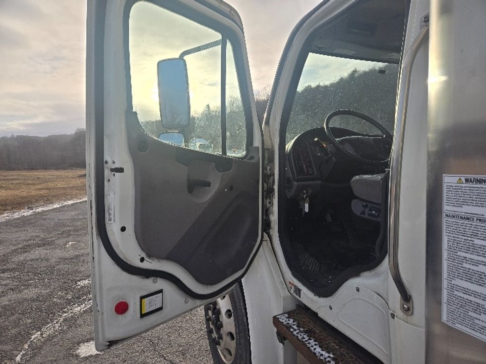 Medium Duty Box Truck-Light and Medium Duty Trucks-Freightliner-2020-M2-Clearfield-PA-386,969\n\t\tmiles-$ 22,250 - Image 16