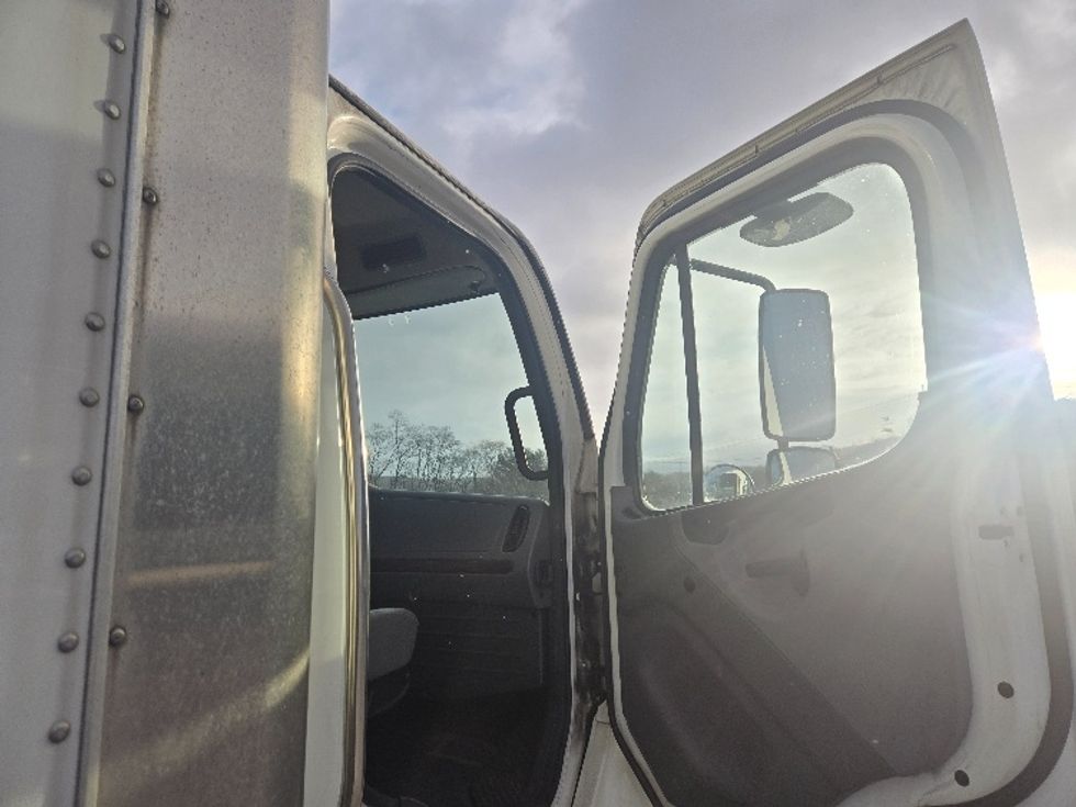 Medium Duty Box Truck-Light and Medium Duty Trucks-Freightliner-2020-M2-Clearfield-PA-386,969\n\t\tmiles-$ 22,250 - Image 20