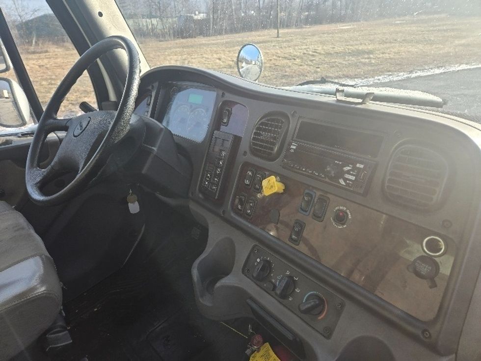 Medium Duty Box Truck-Light and Medium Duty Trucks-Freightliner-2020-M2-Clearfield-PA-386,969\n\t\tmiles-$ 22,250 - Image 22