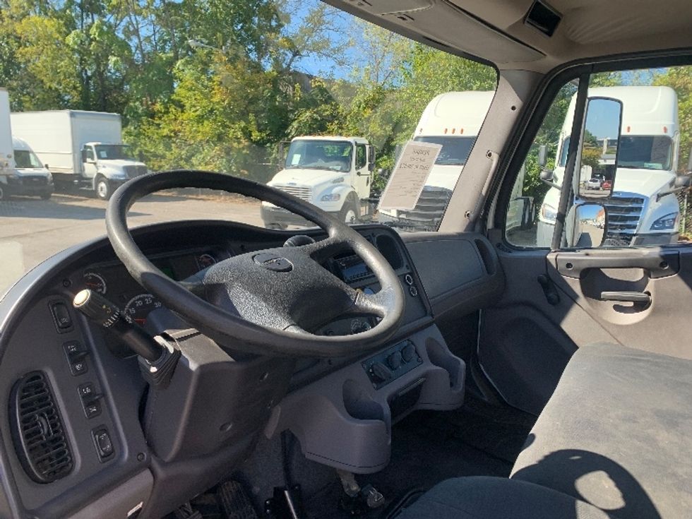 Medium Duty Box Truck-Light and Medium Duty Trucks-Freightliner-2020-M2-Cleveland-TN-229,829\n\t\tmiles-$ 45,500 - Image 17