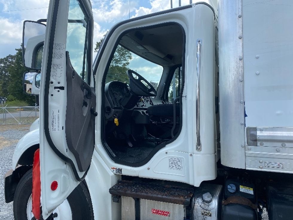 Medium Duty Box Truck-Light and Medium Duty Trucks-Freightliner-2020-M2-Cleveland-TN-252,685\n\t\tmiles-$ 47,500 - Image 15