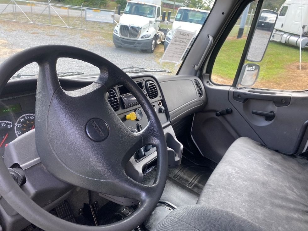 Medium Duty Box Truck-Light and Medium Duty Trucks-Freightliner-2020-M2-Cleveland-TN-252,685\n\t\tmiles-$ 47,500 - Image 16