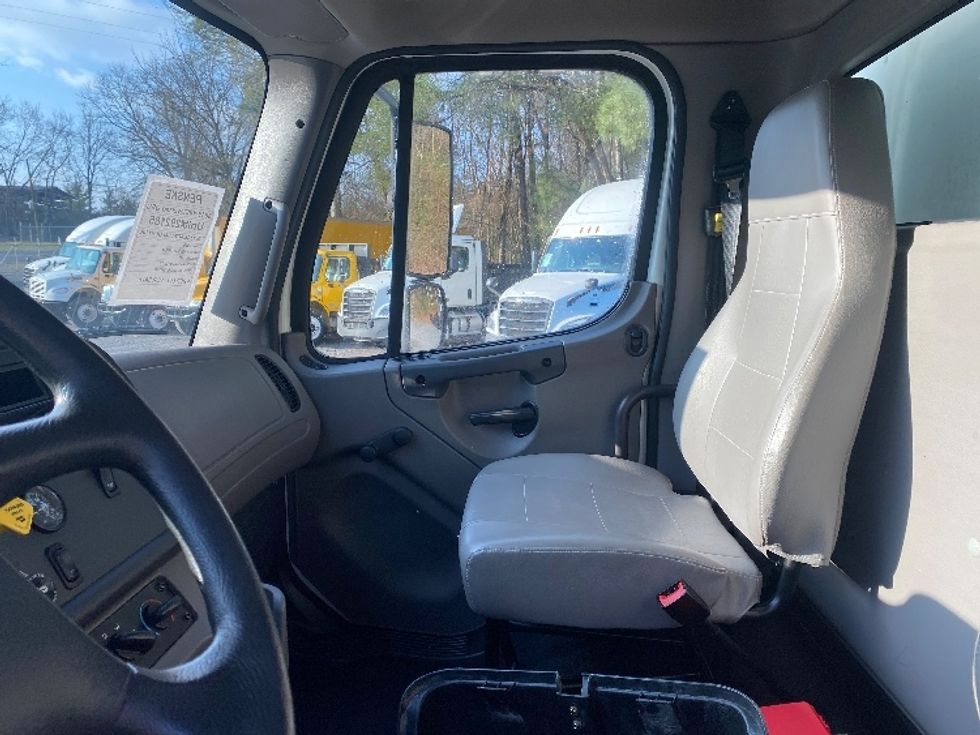 Medium Duty Box Truck-Light and Medium Duty Trucks-Freightliner-2020-M2-Cleveland-TN-58,851\n\t\tmiles-$ 66,750 - Image 18