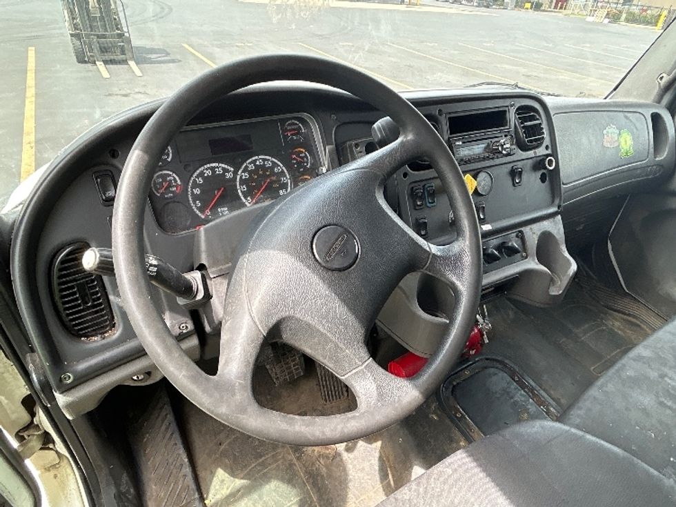 Medium Duty Box Truck-Light and Medium Duty Trucks-Freightliner-2020-M2-Coburg-OR-301,366\n\t\tmiles-$ 15,500 - Image 8