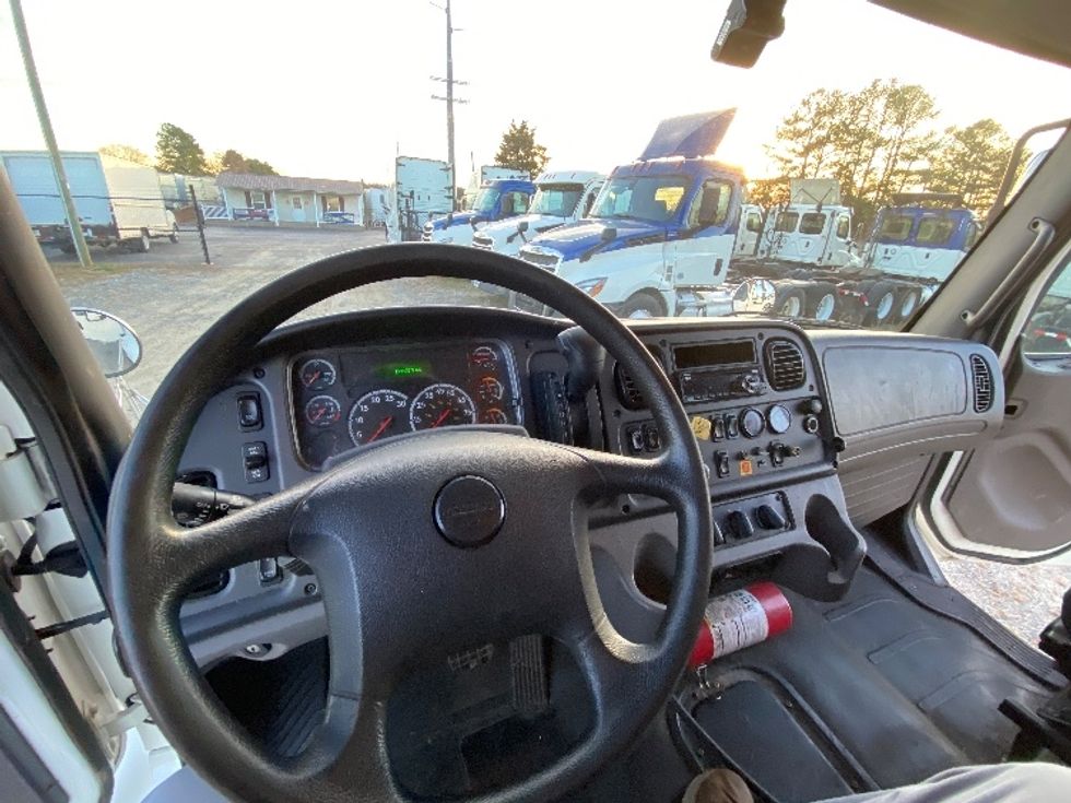 Medium Duty Box Truck-Light and Medium Duty Trucks-Freightliner-2020-M2-Concord-NC-119,190\n\t\tmiles-$ 77,250 - Image 18