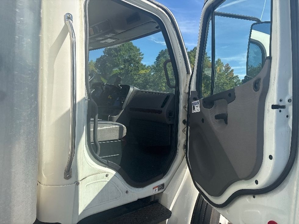 Medium Duty Box Truck-Light and Medium Duty Trucks-Freightliner-2020-M2-Concord-NC-216,098\n\t\tmiles-$ 51,000 - Image 20