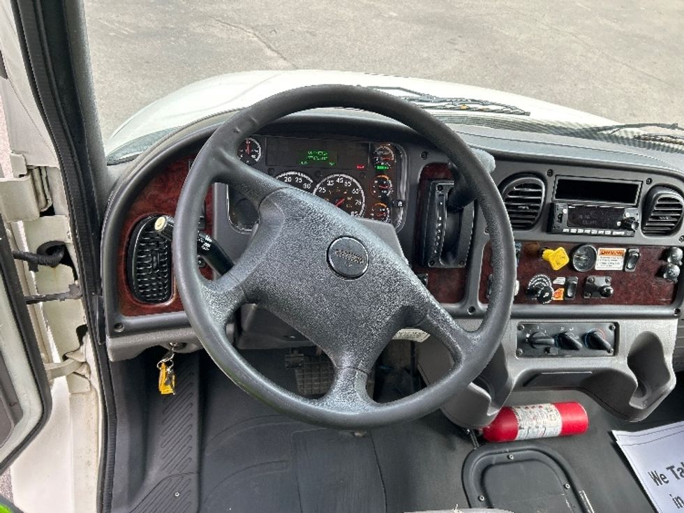 Medium Duty Box Truck-Light and Medium Duty Trucks-Freightliner-2020-M2-Concord-NC-227,176\n\t\tmiles-$ 43,750 - Image 17