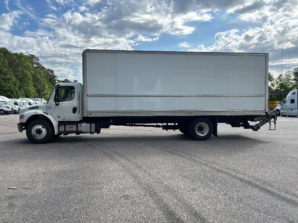 Medium Duty Box Truck-Light and Medium Duty Trucks-Freightliner-2020-M2-Concord-NC-227,176\n\t\tmiles-$ 43,750 - Image 4