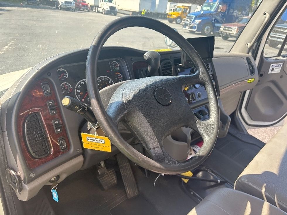 Medium Duty Box Truck-Light and Medium Duty Trucks-Freightliner-2020-M2-Concord-NC-230,273\n\t\tmiles-$ 48,750 - Image 17