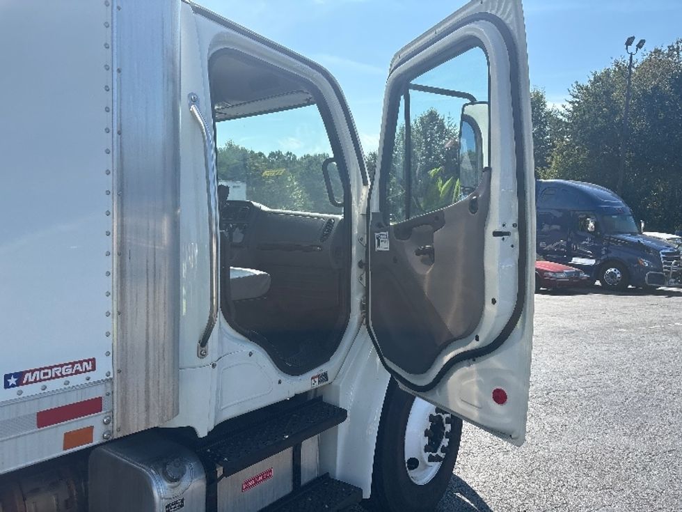 Medium Duty Box Truck-Light and Medium Duty Trucks-Freightliner-2020-M2-Concord-NC-230,273\n\t\tmiles-$ 48,750 - Image 20