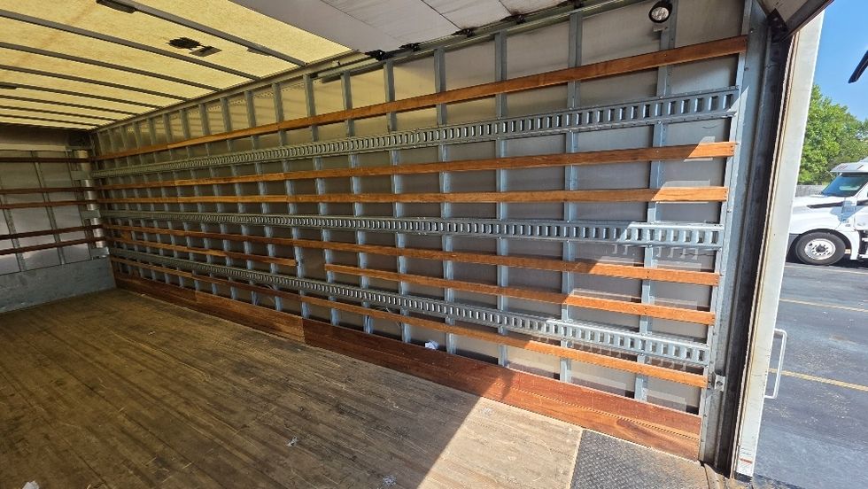 Medium Duty Box Truck-Light and Medium Duty Trucks-Freightliner-2020-M2-Concord-NC-262,882\n\t\tmiles-$ 40,750 - Image 11