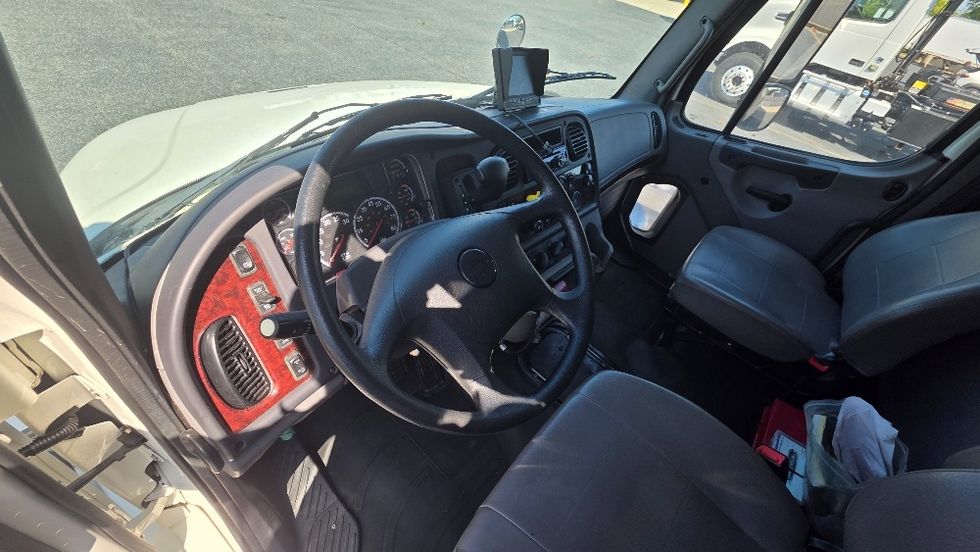 Medium Duty Box Truck-Light and Medium Duty Trucks-Freightliner-2020-M2-Concord-NC-262,882\n\t\tmiles-$ 40,750 - Image 16