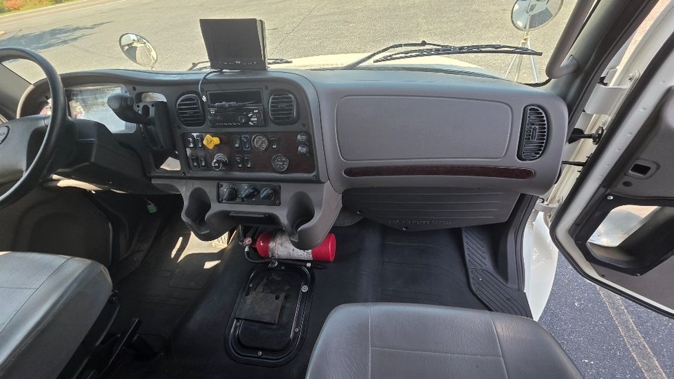Medium Duty Box Truck-Light and Medium Duty Trucks-Freightliner-2020-M2-Concord-NC-262,882\n\t\tmiles-$ 40,750 - Image 20