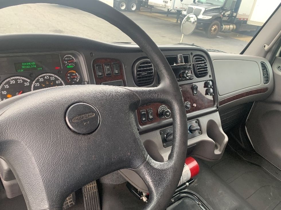 Medium Duty Box Truck-Light and Medium Duty Trucks-Freightliner-2020-M2-Concord-NC-301,800\n\t\tmiles-$ 22,500 - Image 18