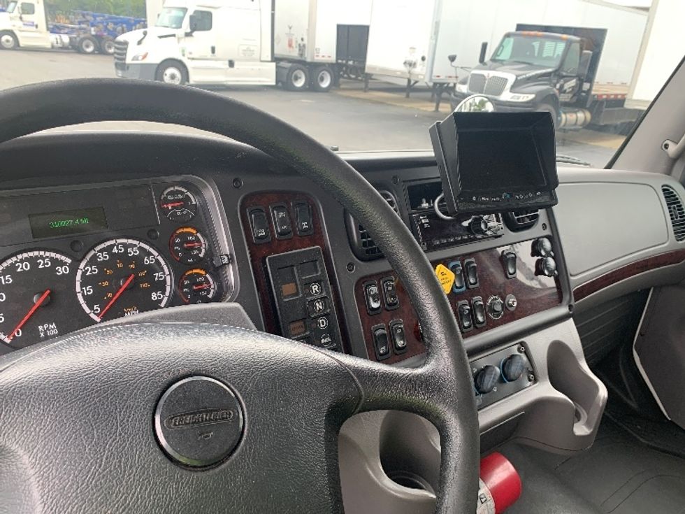 Medium Duty Box Truck-Light and Medium Duty Trucks-Freightliner-2020-M2-Concord-NC-318,923\n\t\tmiles-$ 22,500 - Image 18