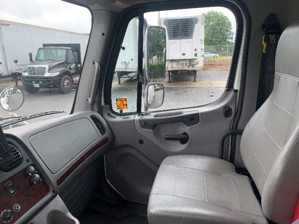 Medium Duty Box Truck-Light and Medium Duty Trucks-Freightliner-2020-M2-Concord-NC-318,923\n\t\tmiles-$ 22,500 - Image 19