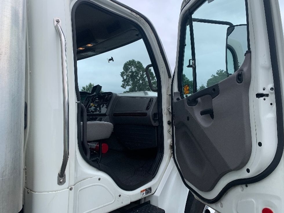 Medium Duty Box Truck-Light and Medium Duty Trucks-Freightliner-2020-M2-Concord-NC-318,923\n\t\tmiles-$ 22,500 - Image 20