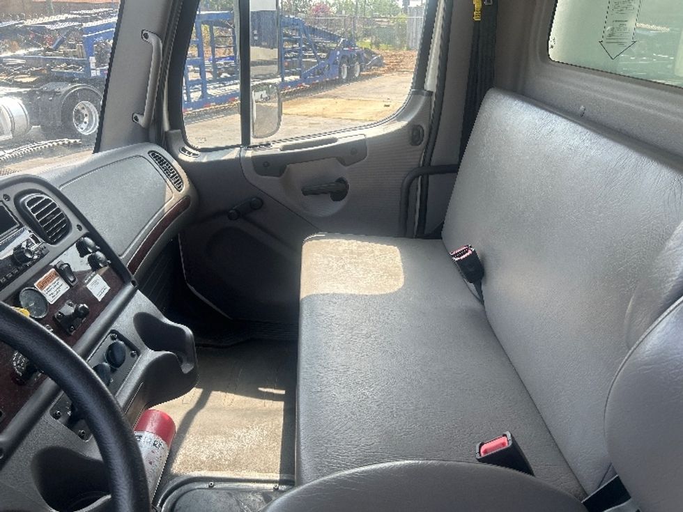 Medium Duty Box Truck-Light and Medium Duty Trucks-Freightliner-2020-M2-Concord-NC-99,800\n\t\tmiles-$ 66,000 - Image 19