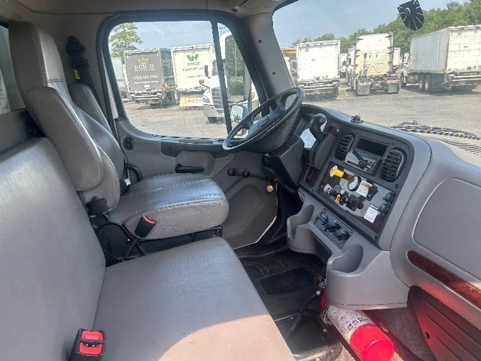 Medium Duty Box Truck-Light and Medium Duty Trucks-Freightliner-2020-M2-Concord-NC-99,800\n\t\tmiles-$ 66,000 - Image 22