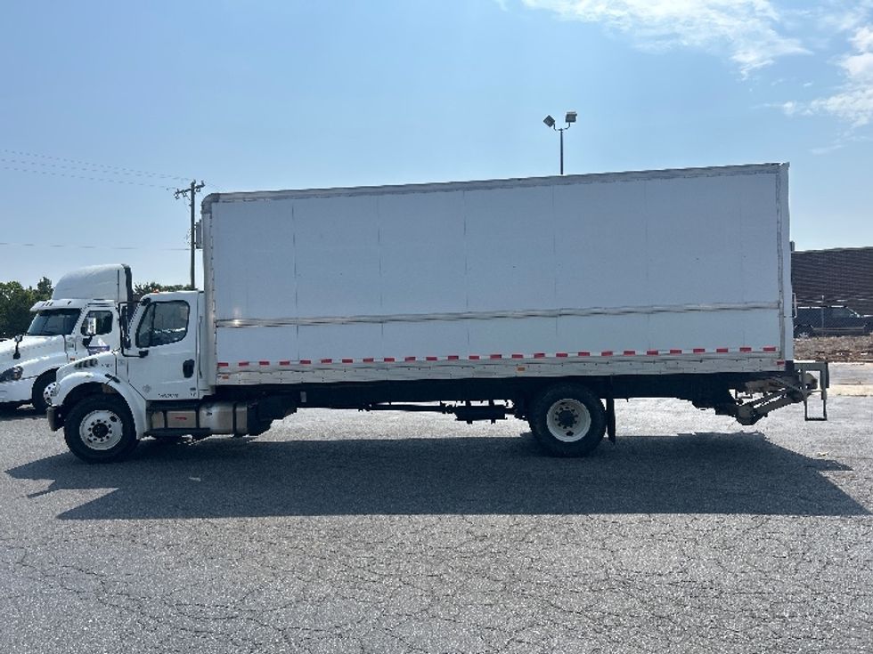 Medium Duty Box Truck-Light and Medium Duty Trucks-Freightliner-2020-M2-Concord-NC-99,800\n\t\tmiles-$ 66,000 - Image 4