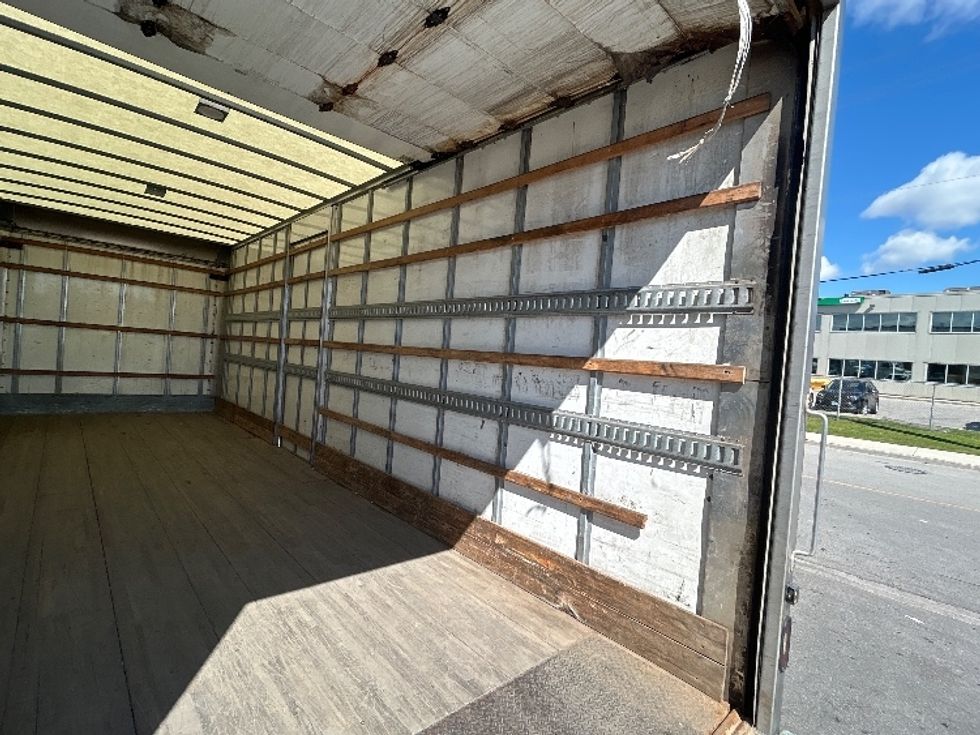 Medium Duty Box Truck-Light and Medium Duty Trucks-Freightliner-2020-M2-Concord-ON-279,178\n\t\tkm-$ 53,000 - Image 11