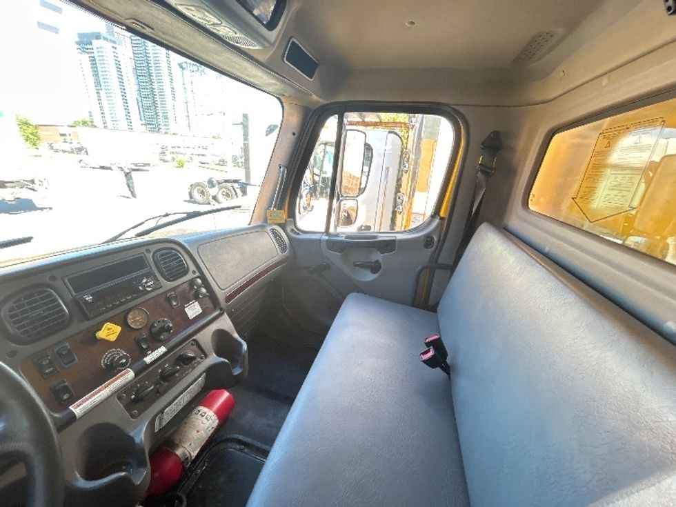 Medium Duty Box Truck-Light and Medium Duty Trucks-Freightliner-2020-M2-Concord-ON-279,178\n\t\tkm-$ 53,000 - Image 19