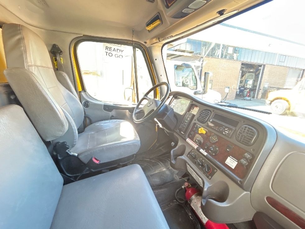 Medium Duty Box Truck-Light and Medium Duty Trucks-Freightliner-2020-M2-Concord-ON-279,178\n\t\tkm-$ 53,000 - Image 20