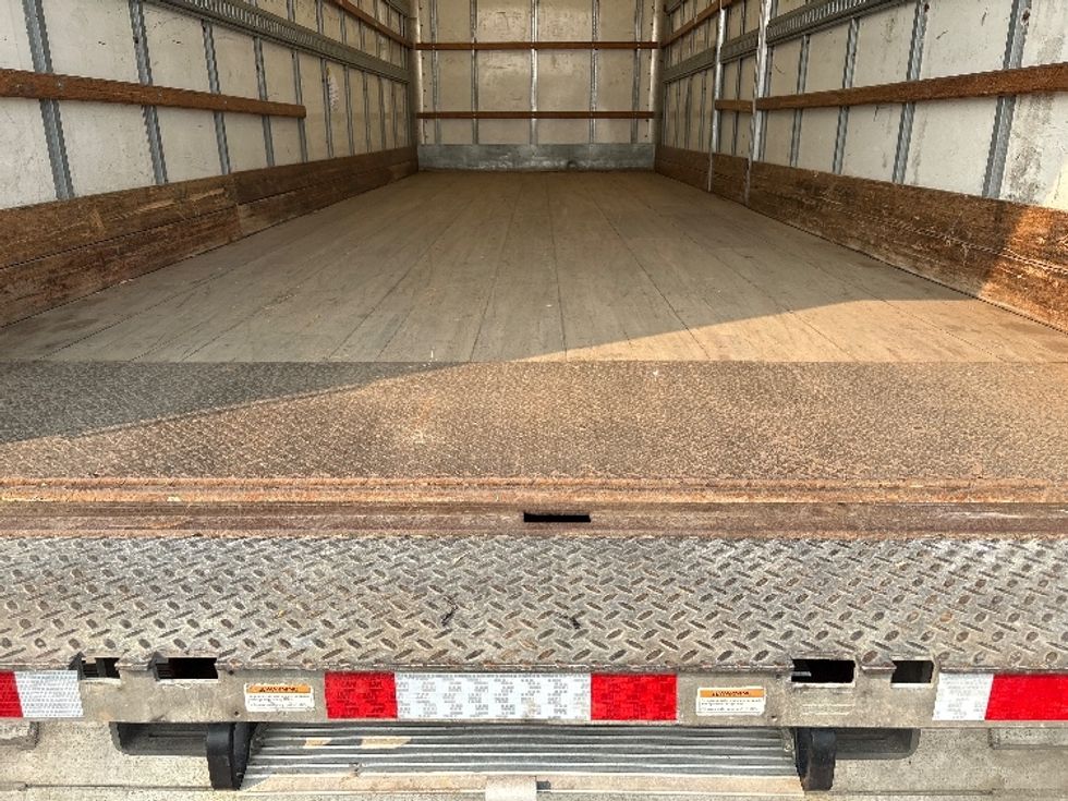 Medium Duty Box Truck-Light and Medium Duty Trucks-Freightliner-2020-M2-Concord-ON-331,478\n\t\tkm-$ 44,000 - Image 10