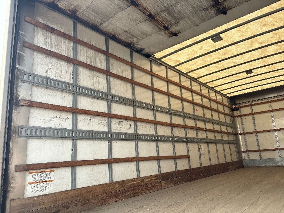 Medium Duty Box Truck-Light and Medium Duty Trucks-Freightliner-2020-M2-Concord-ON-331,478\n\t\tkm-$ 44,000 - Image 11