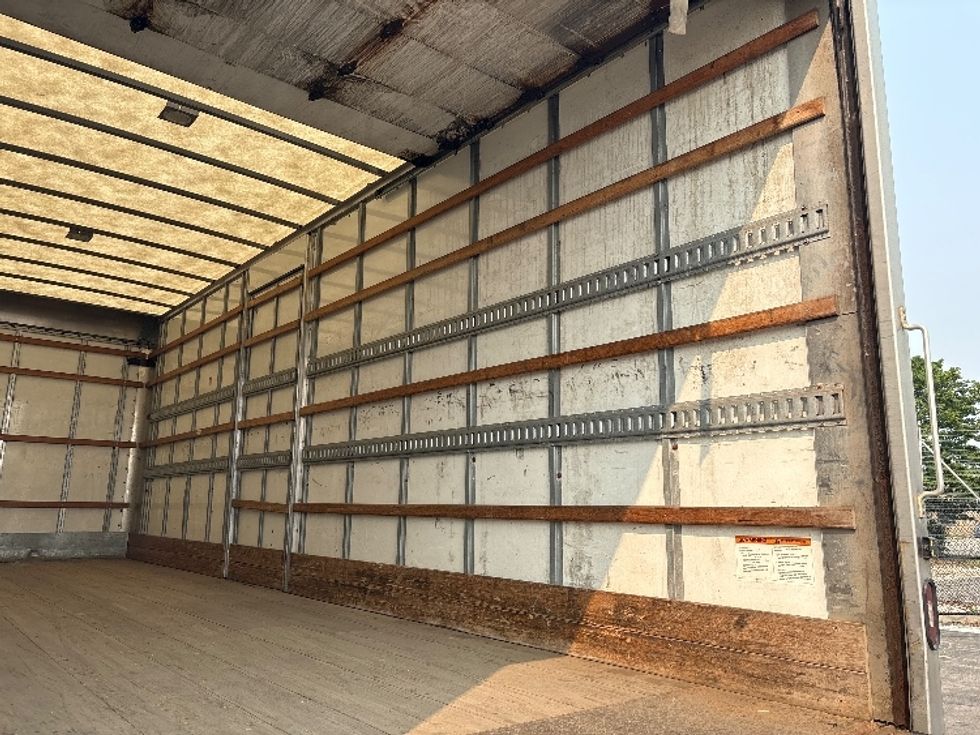 Medium Duty Box Truck-Light and Medium Duty Trucks-Freightliner-2020-M2-Concord-ON-331,478\n\t\tkm-$ 44,000 - Image 12