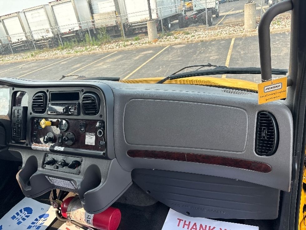 Medium Duty Box Truck-Light and Medium Duty Trucks-Freightliner-2020-M2-Concord-ON-331,478\n\t\tkm-$ 44,000 - Image 21