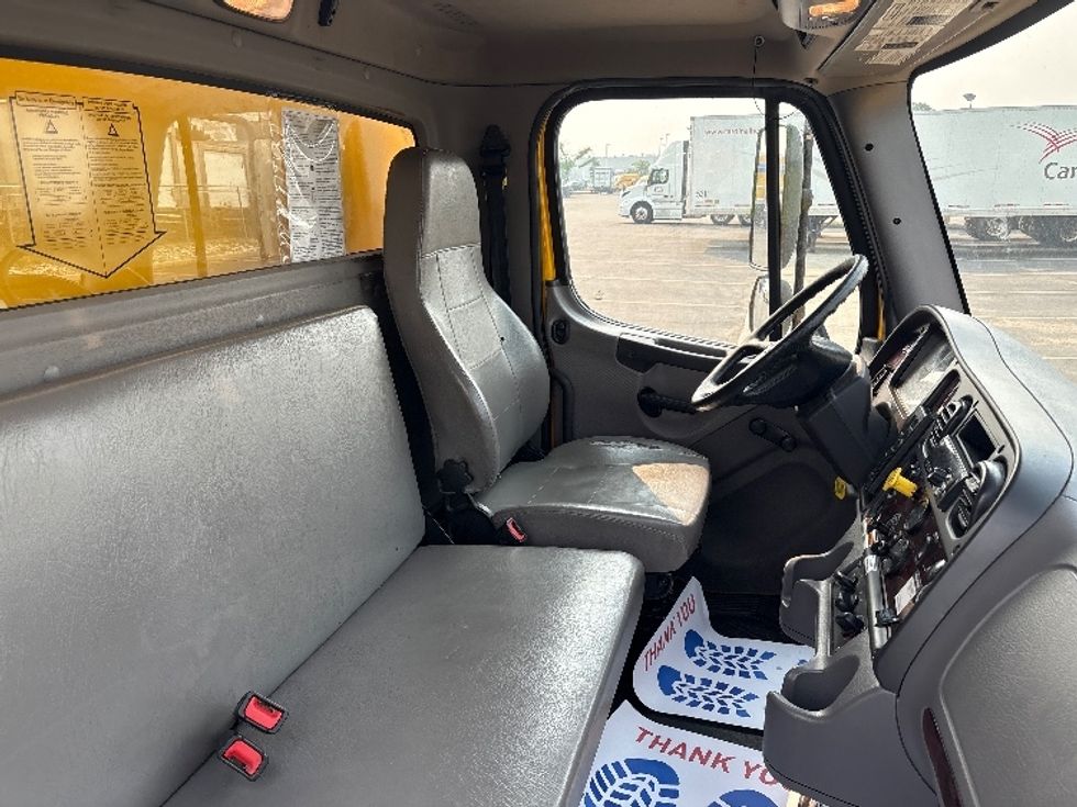 Medium Duty Box Truck-Light and Medium Duty Trucks-Freightliner-2020-M2-Concord-ON-331,478\n\t\tkm-$ 44,000 - Image 22