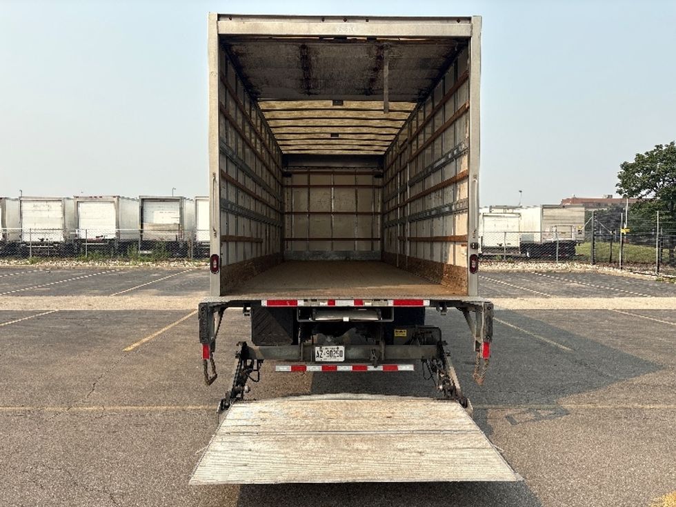 Medium Duty Box Truck-Light and Medium Duty Trucks-Freightliner-2020-M2-Concord-ON-331,478\n\t\tkm-$ 44,000 - Image 9