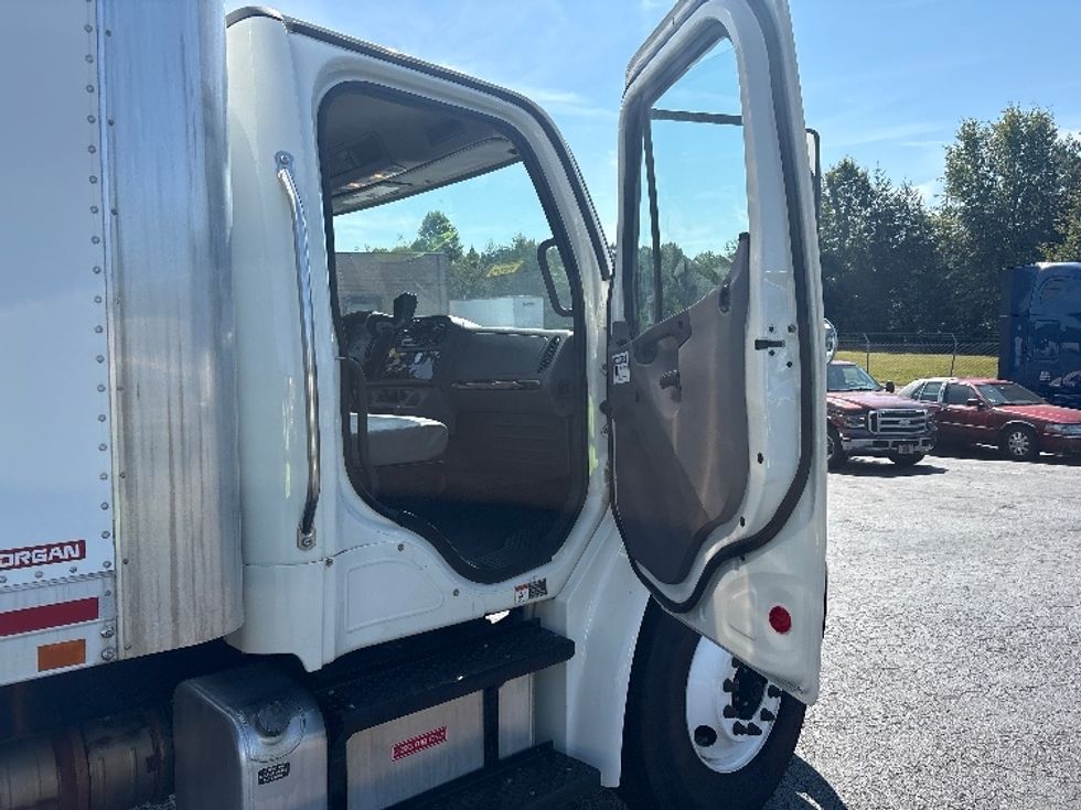 Medium Duty Box Truck-Light and Medium Duty Trucks-Freightliner-2020-M2-Conover-NC-194,164\n\t\tmiles-$ 54,500 - Image 14