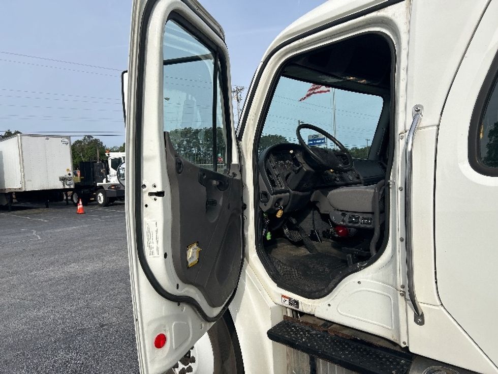 Medium Duty Box Truck-Light and Medium Duty Trucks-Freightliner-2020-M2-Conyers-GA-90,895\n\t\tmiles-$ 67,000 - Image 16