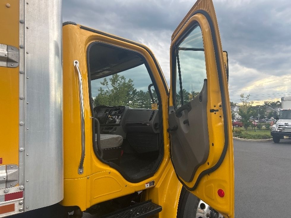Medium Duty Box Truck-Light and Medium Duty Trucks-Freightliner-2020-M2-Cranbury-NJ-130,000\n\t\tmiles-$ 44,500 - Image 20