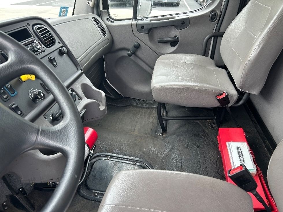 Medium Duty Box Truck-Light and Medium Duty Trucks-Freightliner-2020-M2-Cranbury-NJ-138,002\n\t\tmiles-$ 63,000 - Image 16