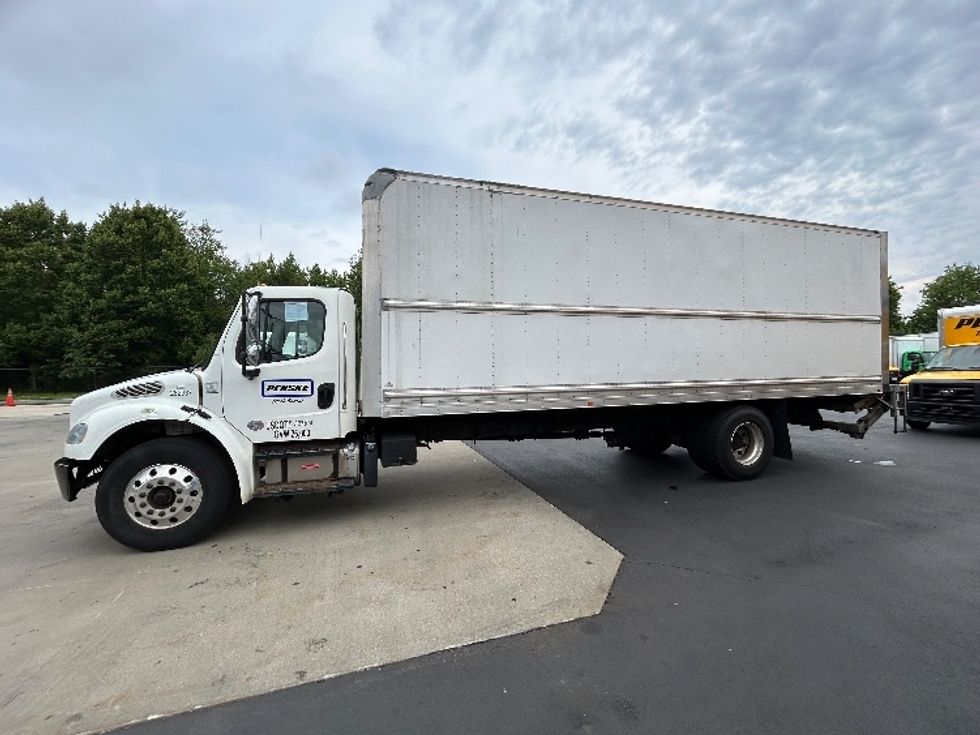 Medium Duty Box Truck-Light and Medium Duty Trucks-Freightliner-2020-M2-Cranbury-NJ-138,002\n\t\tmiles-$ 63,000 - Image 4