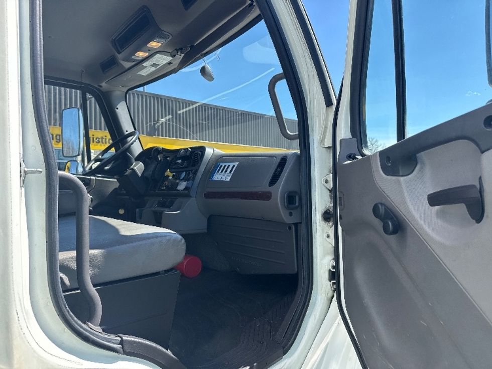 Medium Duty Box Truck-Light and Medium Duty Trucks-Freightliner-2020-M2-Cranbury-NJ-194,250\n\t\tmiles-$ 52,500 - Image 13