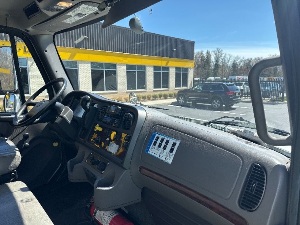 Medium Duty Box Truck-Light and Medium Duty Trucks-Freightliner-2020-M2-Cranbury-NJ-194,250\n\t\tmiles-$ 52,500 - Image 14