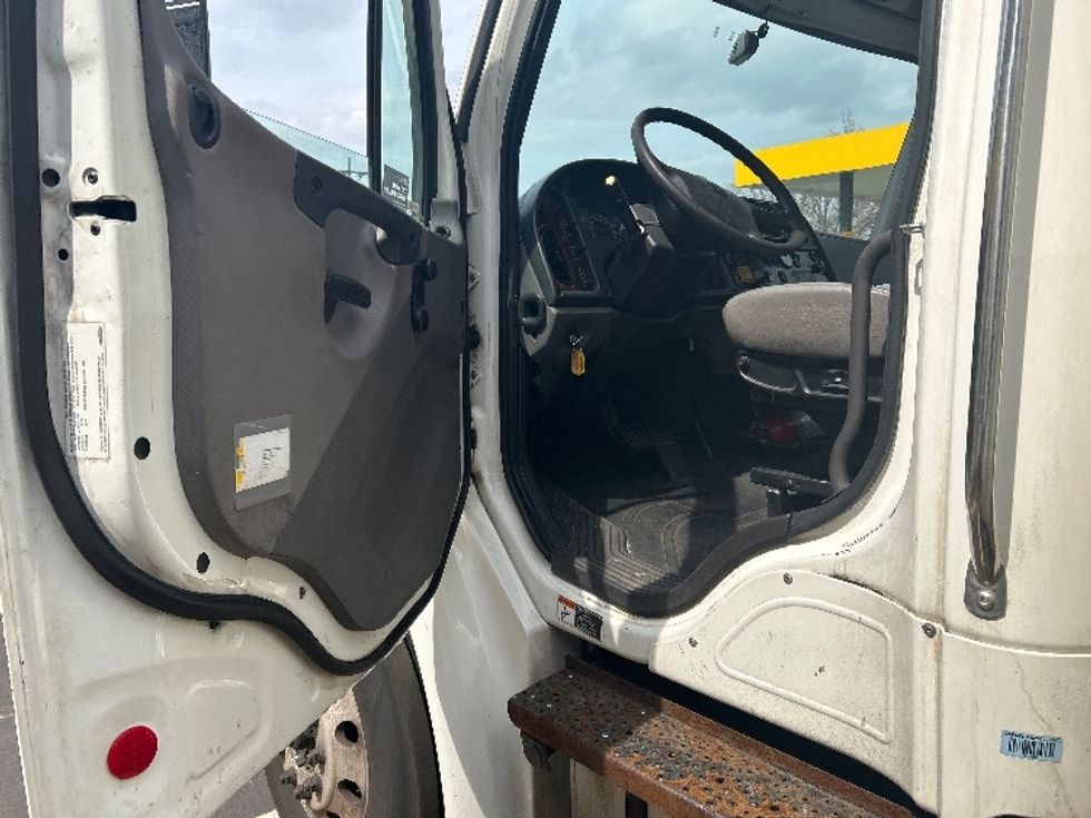 Medium Duty Box Truck-Light and Medium Duty Trucks-Freightliner-2020-M2-Cranbury-NJ-201,705\n\t\tmiles-$ 51,000 - Image 16