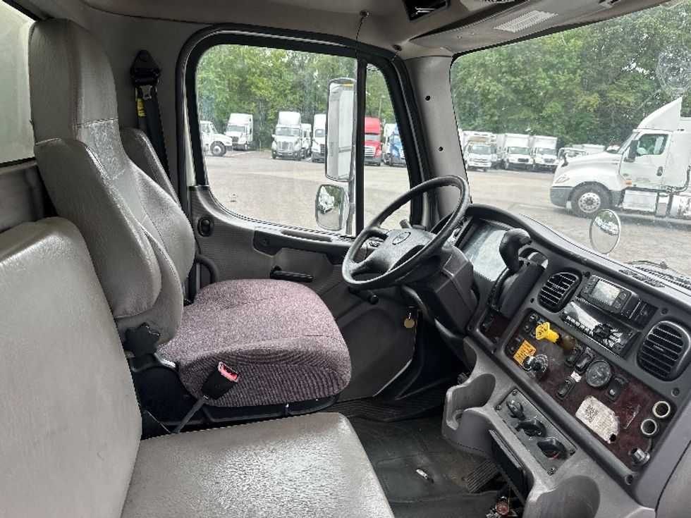 Medium Duty Box Truck-Light and Medium Duty Trucks-Freightliner-2020-M2-Cranbury-NJ-210,087\n\t\tmiles-$ 52,000 - Image 22
