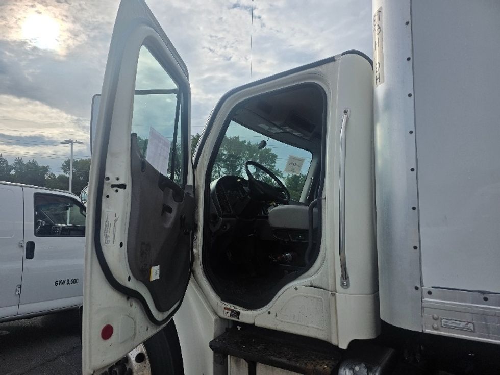 Medium Duty Box Truck-Light and Medium Duty Trucks-Freightliner-2020-M2-Cranbury-NJ-222,458\n\t\tmiles-$ 51,250 - Image 16