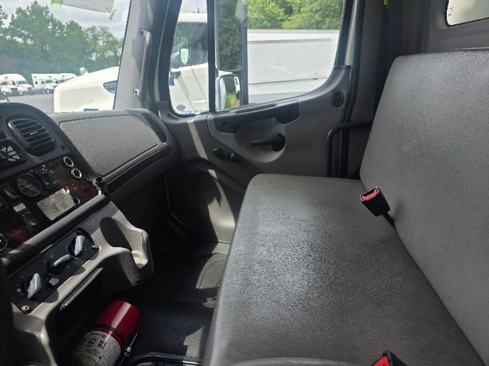 Medium Duty Box Truck-Light and Medium Duty Trucks-Freightliner-2020-M2-Cranbury-NJ-222,458\n\t\tmiles-$ 51,250 - Image 19