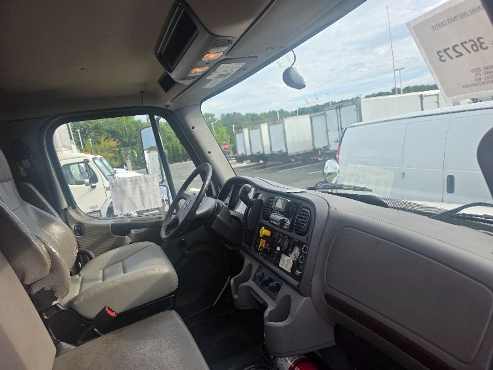 Medium Duty Box Truck-Light and Medium Duty Trucks-Freightliner-2020-M2-Cranbury-NJ-222,458\n\t\tmiles-$ 51,250 - Image 22