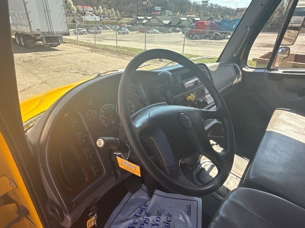 Medium Duty Box Truck-Light and Medium Duty Trucks-Freightliner-2020-M2-Cross Lanes-WV-165,816\n\t\tmiles-$ 49,500 - Image 15