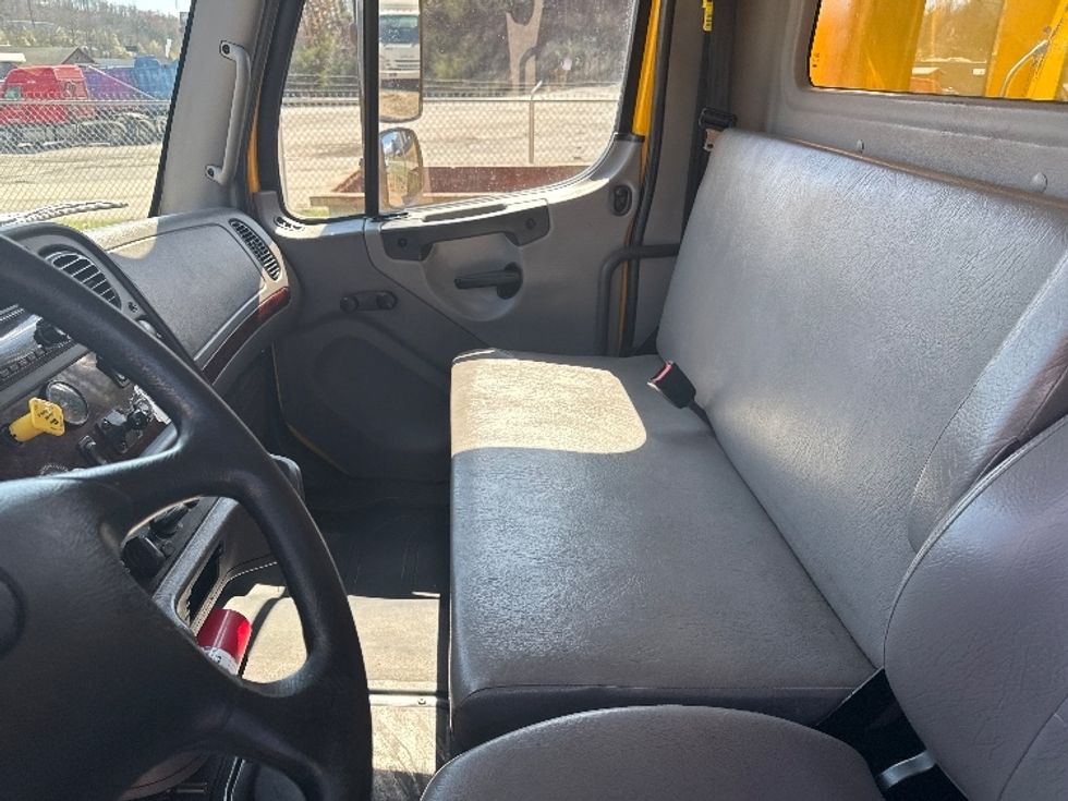 Medium Duty Box Truck-Light and Medium Duty Trucks-Freightliner-2020-M2-Cross Lanes-WV-165,816\n\t\tmiles-$ 49,500 - Image 17