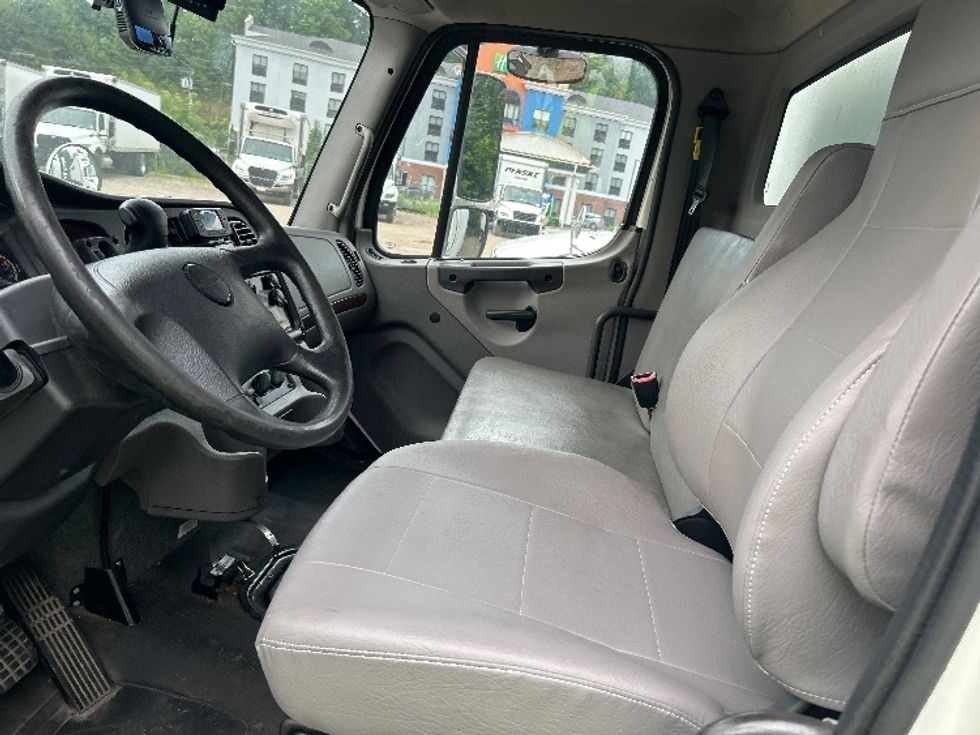 Medium Duty Box Truck-Light and Medium Duty Trucks-Freightliner-2020-M2-Cross Lanes-WV-169,755\n\t\tmiles-$ 56,500 - Image 17